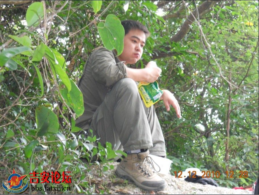 路……至于他为什么这个表情供大家发挥无限的想象力