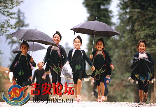 纯真，这样的笑,这样的幸福,只有孩子才有