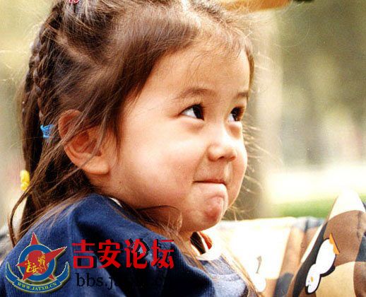 孩子，他们是落入凡间的精灵,那是可以让人忘记烦恼的笑